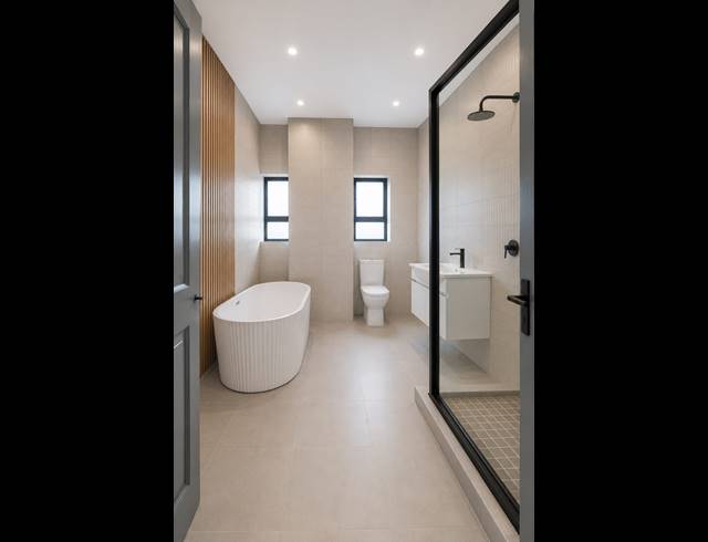 5 BEDROOM HOUSE FOR SALE IN SILWERKRUIN